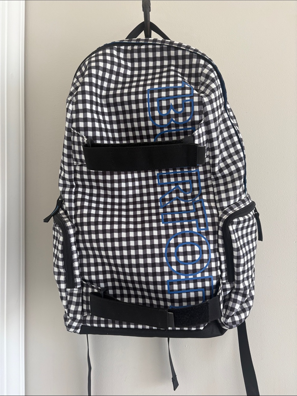 Burton Treble Yell 21L Skateboard Backpack
Gingham Check & Blue Logo